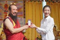 OntheeveoftheelectionthecandidateswenttotheBuddhisttempletoprayforthepeaceofmind-3.jpg